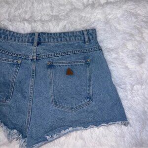 Abrand High Relaxed Denim Short size 14 / 32 Light Wash Fit more like 12